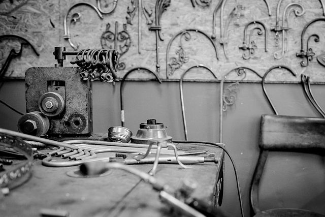 Lamptique Manufaktur Messingteile für Lampen